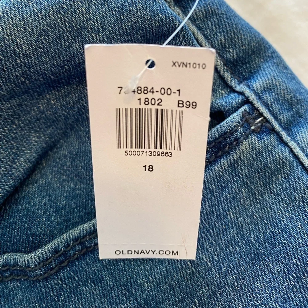 Old Navy Medium Rinse Super Skinny Blue Jean Size 18